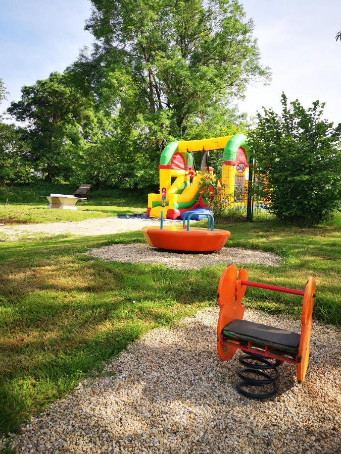 Camping Domaine De Mepillat Saint-Nizier-le-Bouchoux Екстер'єр фото